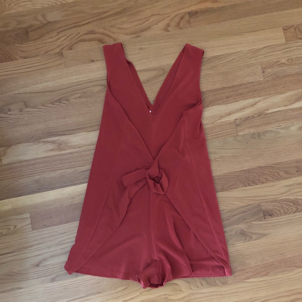 Sleeveless waist tie romper